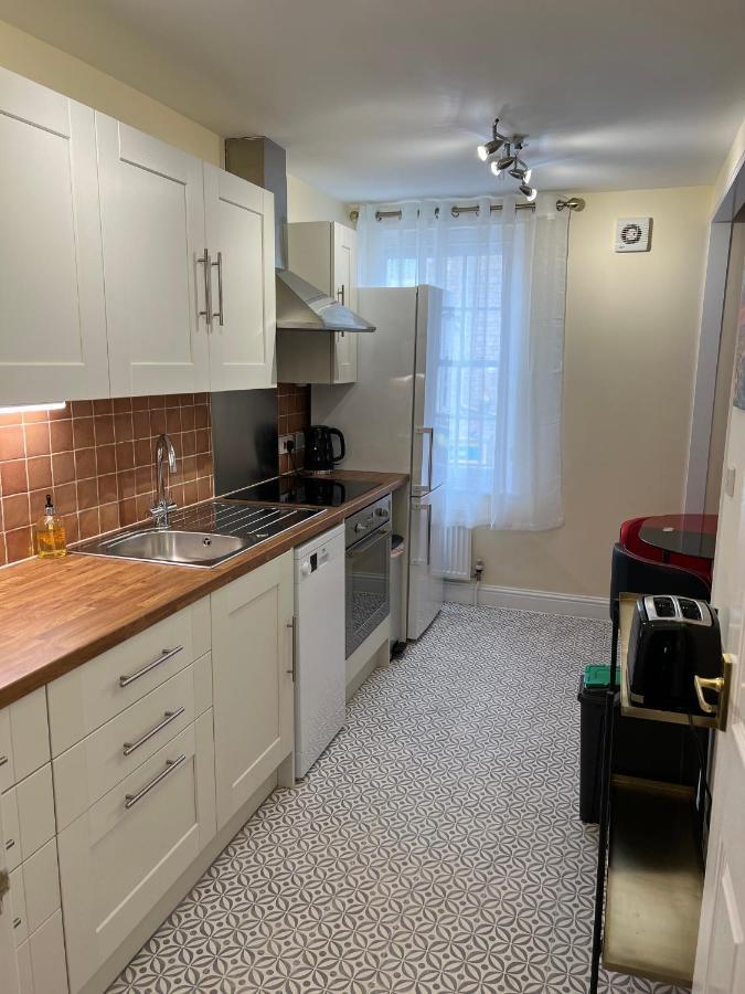 Glastonbury High Street Sanctuary- 2 Bd, Sleeps 4 ภายนอก รูปภาพ